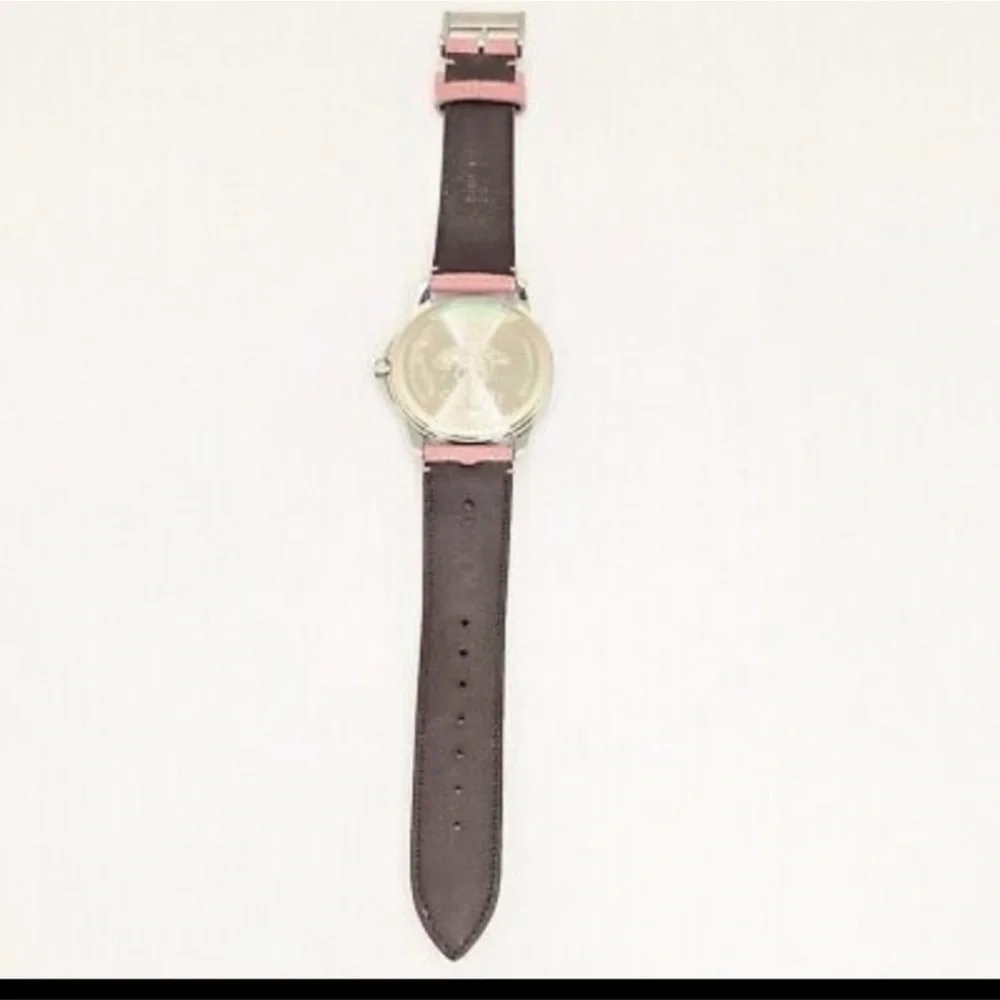 Gucci Luxury Watch Gorgeous! Swiss made and all leather!